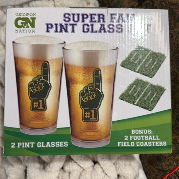 Set - Picture 1 of 2